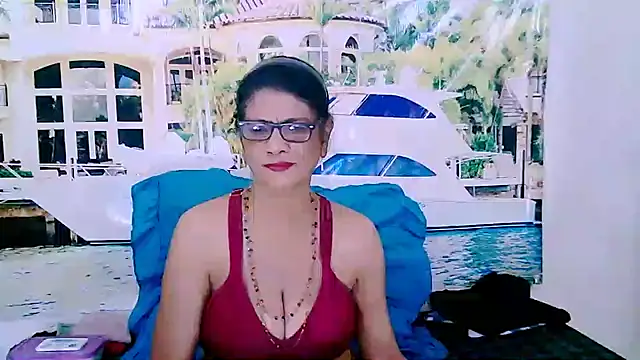 Snapshot of IndianAllure chatting on 17, 1, 2025 IndianAllure online show from 17, 1, 2025