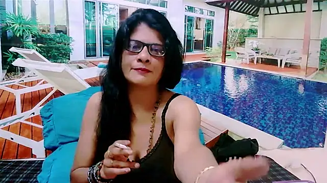 Snapshot of IndianAllure chatting on 21, 1, 2025 IndianAllure online show from 21, 1, 2025
