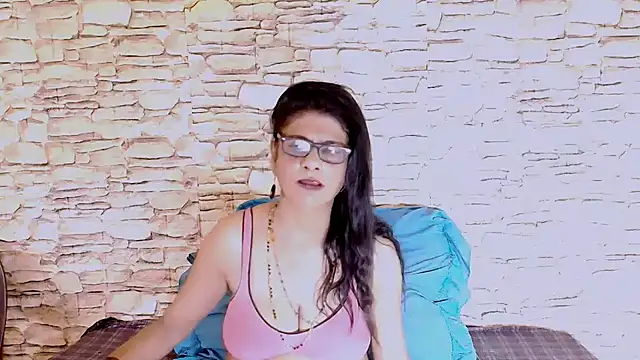 Snapshot of IndianAllure chatting on 17, 2, 2025 IndianAllure online show from 17, 2, 2025