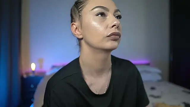 TiffanyPierce online show from 4, 2, 2026