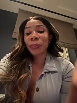 Snapshot of Belle___ chatting on 1, 2, 2025 Belle online show from 1, 2, 2025