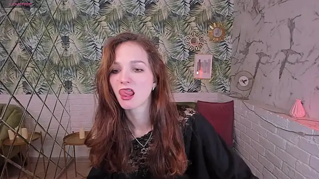 Snapshot of MirandaGlow chatting on 22, 1, 2025 MirandaGlow online show from 22, 1, 2025