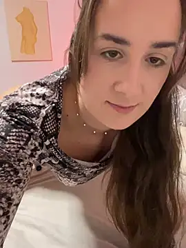 EllaMae online show from 19, 12, 2024