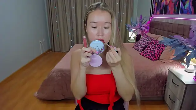 Snapshot of PollyOcean chatting on 9, 11, 2025 PollyOcean online show from 9, 11, 2025