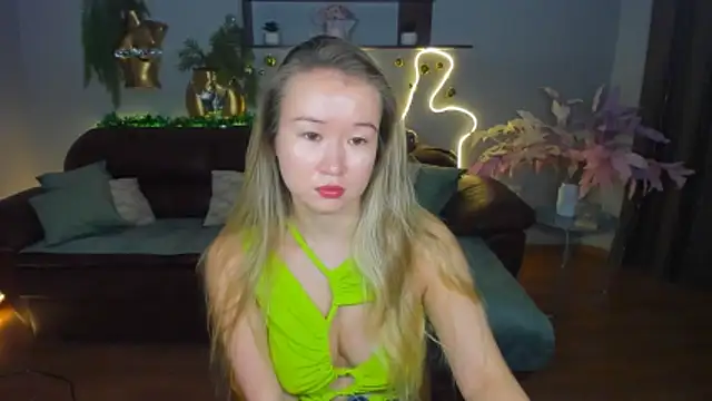 Snapshot of PollyOcean chatting on 18, 12, 2025 PollyOcean online show from 18, 12, 2025