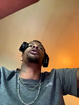 Snapshot of Tristris100 chatting on 9, 9, 2025 Tristris100 online show from 9, 9, 2025