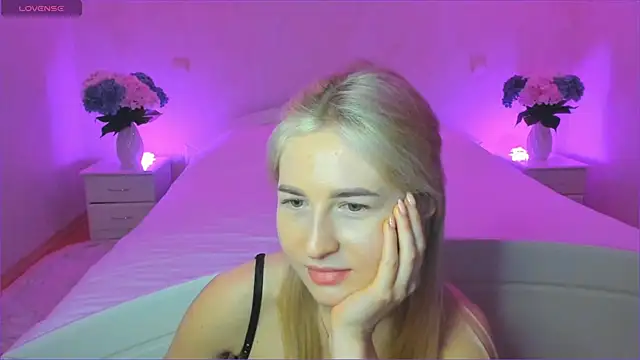 AnnaCarrera online show from 8, 1, 2025