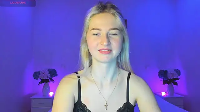 AnnaCarrera online show from 6, 3, 2025