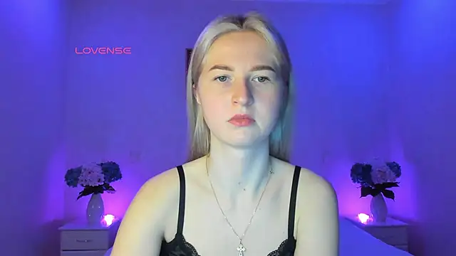 AnnaCarrera online show from 8, 3, 2025