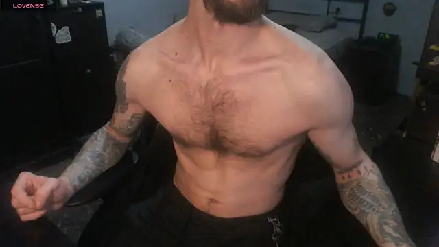 Snapshot of SexxxyLouis chatting on 14, 12, 2025 SexxxyLouis online show from 14, 12, 2025