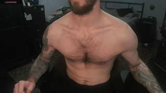 Snapshot of SexxxyLouis chatting on 22, 12, 2025 SexxxyLouis online show from 22, 12, 2025