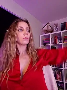 Snapshot of LilyOrion chatting on 5, 11, 2025 LilyOrion online show from 5, 11, 2025