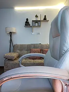 milly cruz online show from 8, 11, 2025