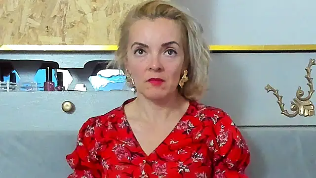 Snapshot of KateConner chatting on 12, 11, 2025 KateConner online show from 12, 11, 2025