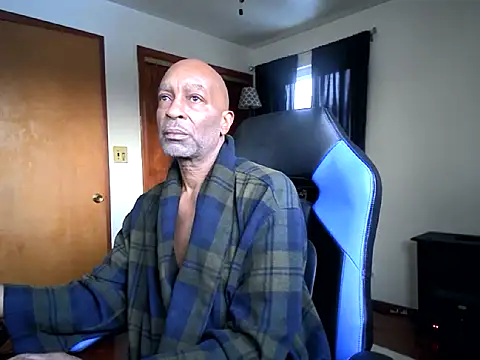 longdick4you8686 online show from 23, 1, 2025