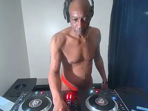 longdick4you8686 online show from 23, 2, 2025