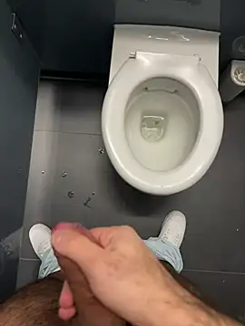 Snapshot of mrcumshotboy chatting on 22, 2, 2025 mrcumshotboy online show from 22, 2, 2025