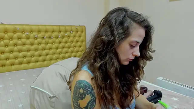 Snapshot of AlmaFancy chatting on 22, 2, 2025 AlmaFancy online show from 22, 2, 2025