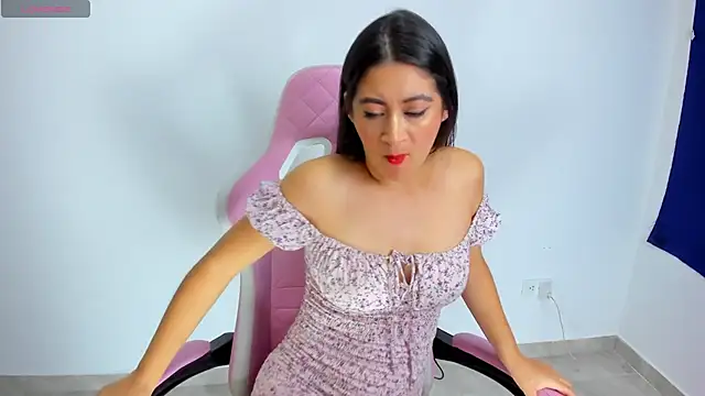 MeganWhite3 online show from 8, 12, 2024