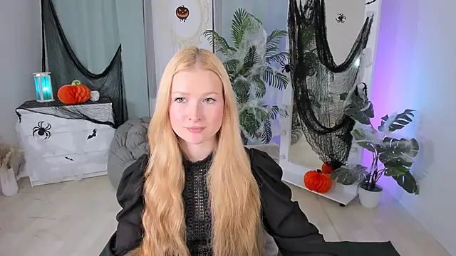 Laly Peach online show from 27, 10, 2025