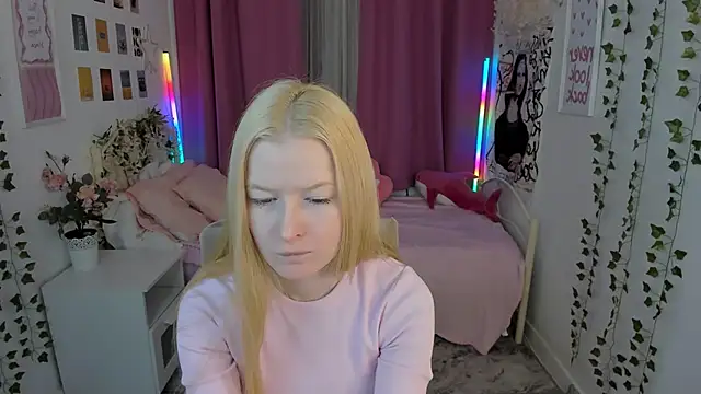 Laly Peach online show from 1, 3, 2026