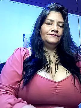 Snapshot of salomexlove_20 chatting on 29, 10, 2025 salomexlove 20 online show from 29, 10, 2025