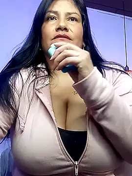 Snapshot of salomexlove_20 chatting on 2, 11, 2025 salomexlove 20 online show from 2, 11, 2025