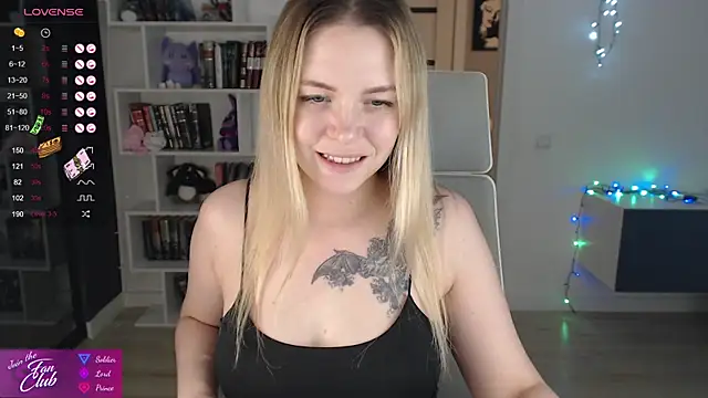 Snapshot of Emma_Bryan chatting on 9, 3, 2025 Emma Bryan online show from 9, 3, 2025