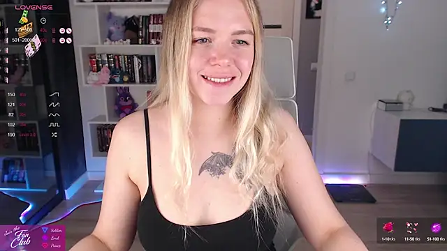 Snapshot of Emma_Bryan chatting on 28, 9, 2025 Emma Bryan online show from 28, 9, 2025