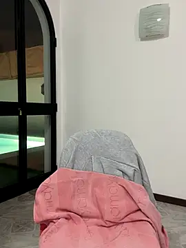 Snapshot of nicole_98 chatting on 28, 10, 2025 nicole 98 online show from 28, 10, 2025