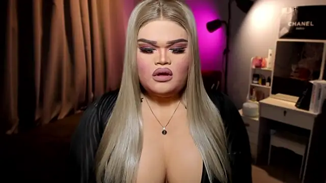 KarolinaThompson online show from 3, 12, 2024