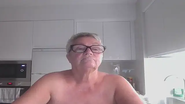 GrannyChrissy68 online show from 15, 10, 2025