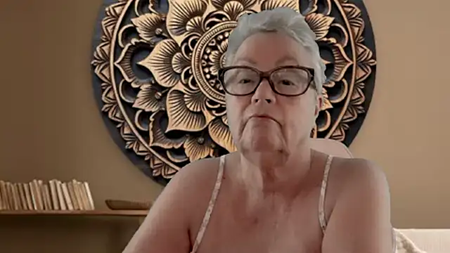 GrannyChrissy68 online show from 4, 3, 2026