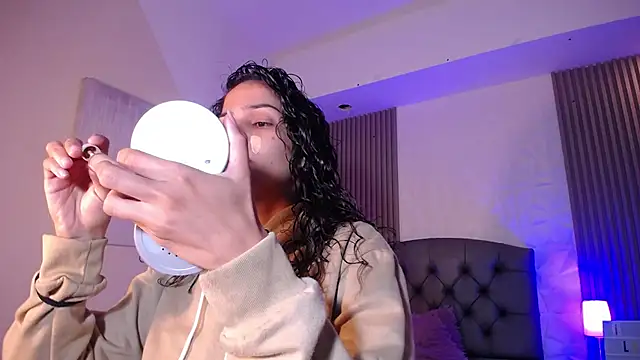 Snapshot of ximena_diaz chatting on 17, 2, 2025 ximena diaz online show from 17, 2, 2025