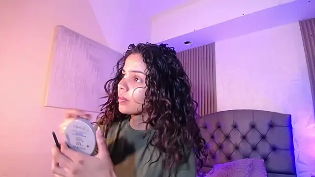 Snapshot of ximena_diaz chatting on 20, 2, 2025 ximena diaz online show from 20, 2, 2025