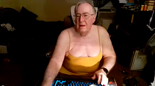 Snapshot of Toastir chatting on 8, 12, 2024 Toastir online show from 8, 12, 2024