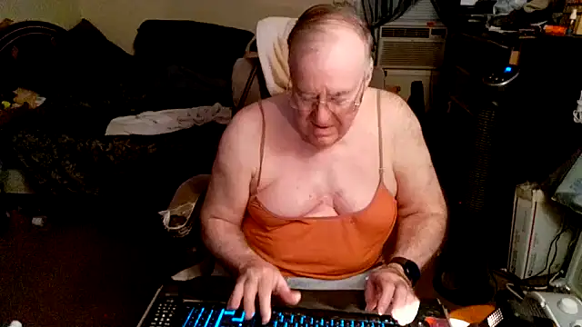 Snapshot of Toastir chatting on 3, 10, 2025 Toastir online show from 3, 10, 2025