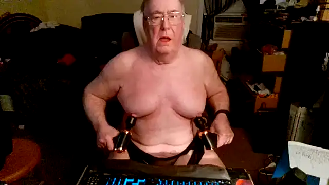 Snapshot of Toastir chatting on 7, 11, 2025 Toastir online show from 7, 11, 2025