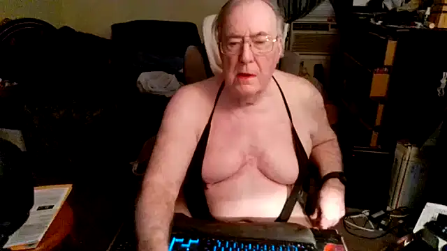 Snapshot of Toastir chatting on 22, 11, 2025 Toastir online show from 22, 11, 2025