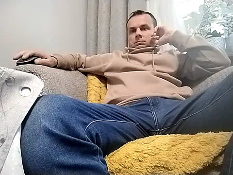 Snapshot of grzes19763 chatting on 10, 10, 2025 grzes19763 online show from 10, 10, 2025