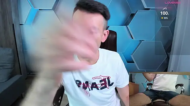 Snapshot of SteveTiger chatting on 10, 3, 2026 SteveTiger online show from 10, 3, 2026