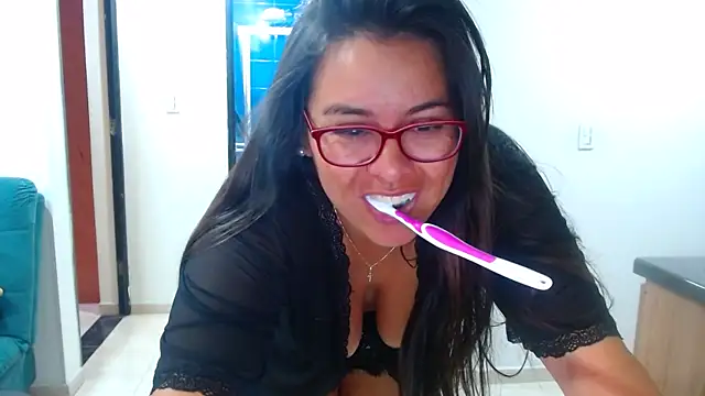 Snapshot of Ixchel_Anaid chatting on 2, 3, 2025 Ixchel Anaid online show from 2, 3, 2025