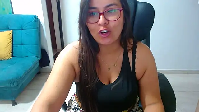 Snapshot of Ixchel_Anaid chatting on 5, 3, 2025 Ixchel Anaid online show from 5, 3, 2025