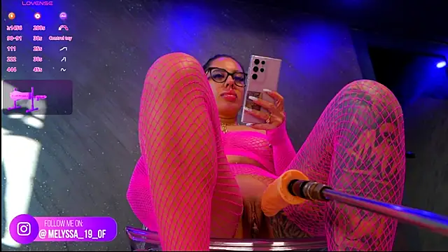 Snapshot of im-your-lovee chatting on 11, 10, 2025 im-your-lovee online show from 11, 10, 2025