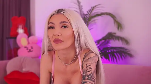 Snapshot of fallingangel chatting on 11, 1, 2025 fallingangel online show from 11, 1, 2025