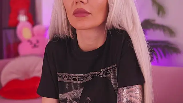 Snapshot of fallingangel chatting on 18, 1, 2025 fallingangel online show from 18, 1, 2025