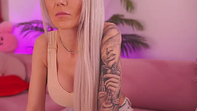 Snapshot of fallingangel chatting on 5, 3, 2025 fallingangel online show from 5, 3, 2025