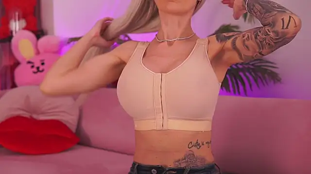 Snapshot of fallingangel chatting on 20, 3, 2025 fallingangel online show from 20, 3, 2025