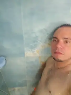 Snapshot of latinoflpr chatting on 24, 9, 2025 latinoflpr online show from 24, 9, 2025