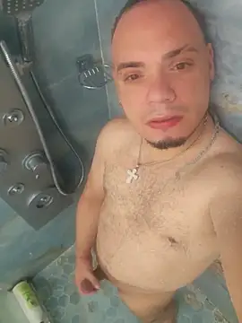 Snapshot of latinoflpr chatting on 4, 12, 2025 latinoflpr online show from 4, 12, 2025